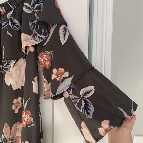 Off The Shoulder Dress - Picture 2 of 4